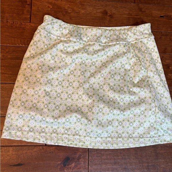 PGA Tour Pants - Woman’s PGA Tour green sunflux mini skort sz M